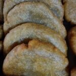 Milcaos chilenos de papa con chicharrones receta tradicional de Chiloé