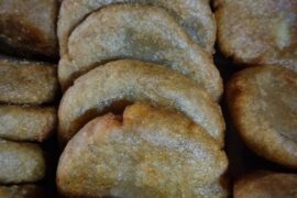 Milcaos chilenos de papa con chicharrones receta tradicional de Chiloé