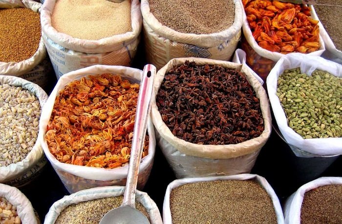 Condimentos peruanos y sal en la cocina peruana según la OMS