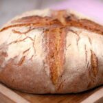 Pan de Altamura italiano de sémola con masa madre receta de Puglia