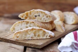 Pan de cristal español de corteza fina y crujiente