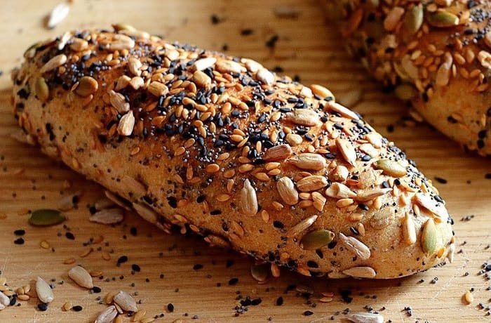 Pan multigrano casero con cereales y semillas
