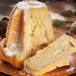 Pandoro o pan de oro italiano tradicional de Verona