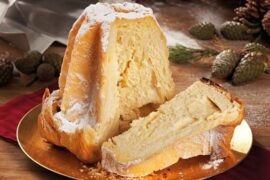 Pandoro o pan de oro italiano tradicional de Verona