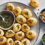 Pani puri indio pan frito relleno con salsa pani receta de India