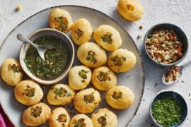 Pani puri indio pan frito relleno con salsa pani receta de India