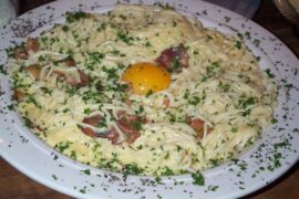 Pasta carbonara auténtica italiana con guanciale y pecorino receta casera