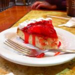 Pay de queso mexicano horneado con base de galletas María