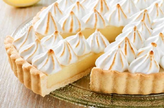 Pie de limón casero con merengue dorado receta casera