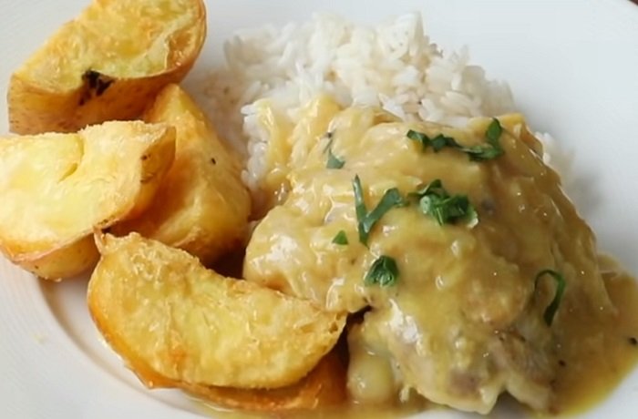 Pollo a la mostaza a la olla con papas amarillas doradas receta peruana