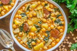 Potaje de acelgas y garbanzos con morcilla y patatas receta casera española