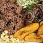 Rice and beans costarricense con frijoles rojos y leche de coco receta del Caribe de Limón