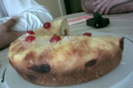 Rosca de Pascua casera con crema pastelera y frutas receta argentina