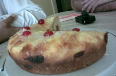 Rosca de Pascua casera con crema pastelera y frutas receta argentina