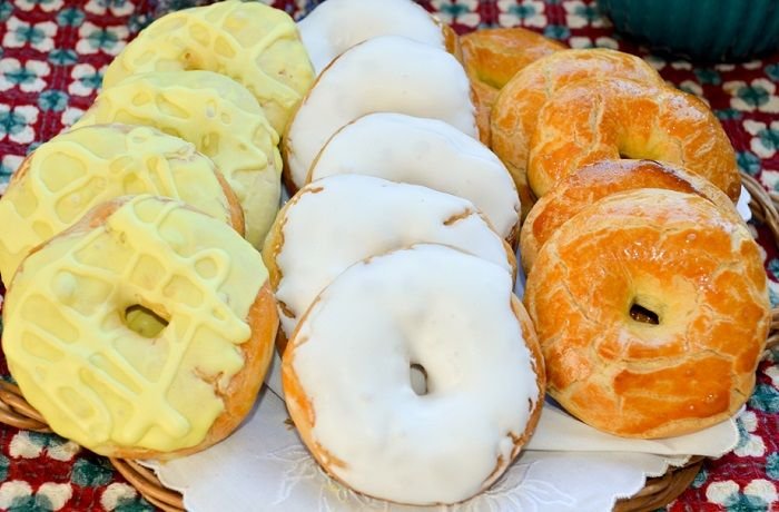 Rosquillas de San Isidro tontas y listas con glaseado de limón receta madrileña
