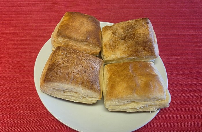 Semitas hondureñas caseras de harina con pasas receta tradicional