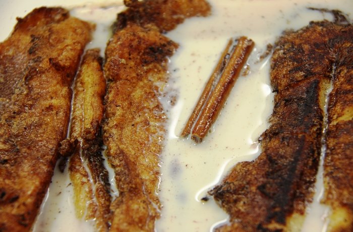 Torrijas españolas caseras con azúcar y canela receta de Semana Santa