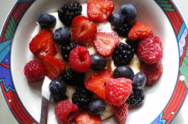 Yogur griego casero espeso en bol receta casera colada